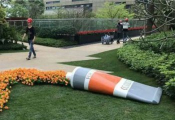 創(chuàng)意牙膏雕塑通用 公園牙膏雕塑 彩繪雕塑擺件生產