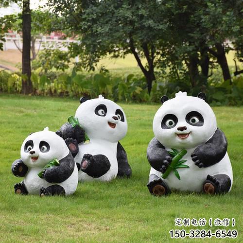 創意玻璃鋼熊貓雕塑廠家 步行街店門口雕塑 影視劇小品