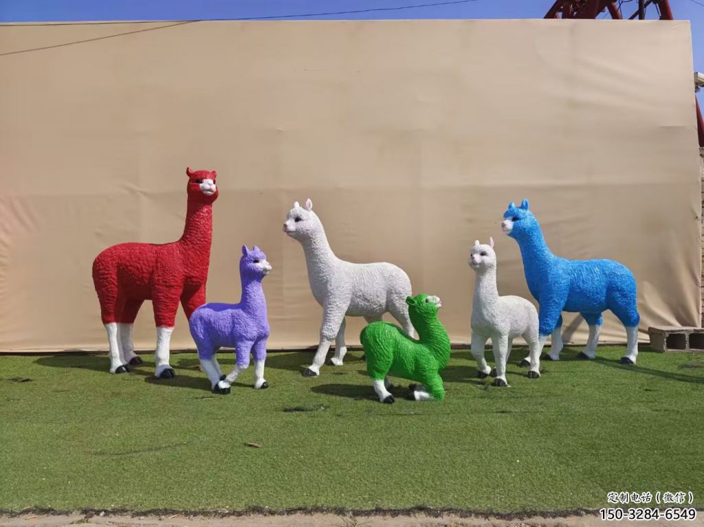 玻璃鋼綿羊雕塑廠家，動物景觀，廣場擺件制作