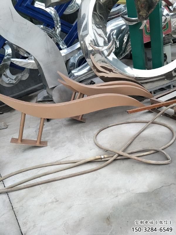 抽象魚(yú)形雕塑生產(chǎn)，幾何工藝，烤漆方式制作