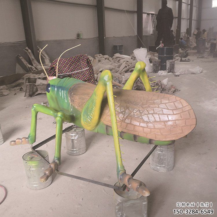 操場蝗蟲雕塑，鏤彩繪昆蟲雕塑，噴砂制造