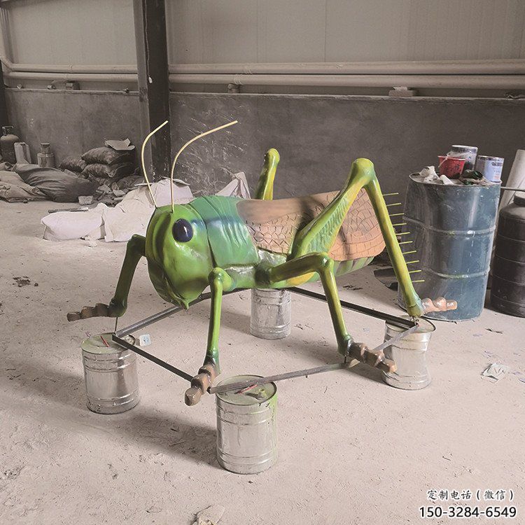 街道蝗蟲(chóng)雕塑，動(dòng)物仿真雕塑，古銅效果