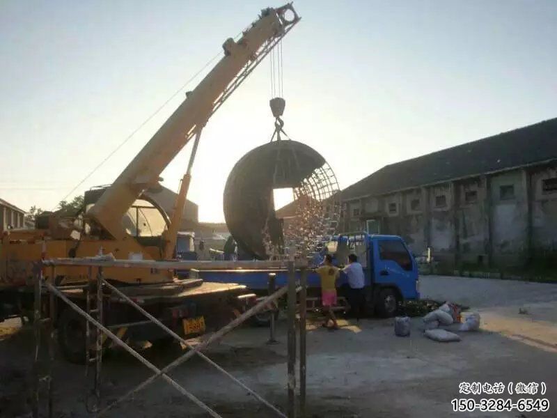 銅錢雕塑廠家，仿古鑄銅雕塑，烤漆工藝雕塑制作