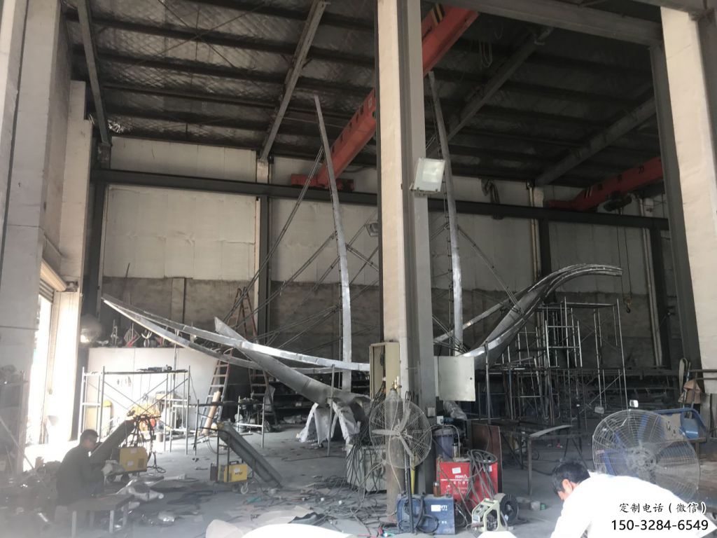 啞光船艇雕塑 拉絲景觀小品 步行街雕塑