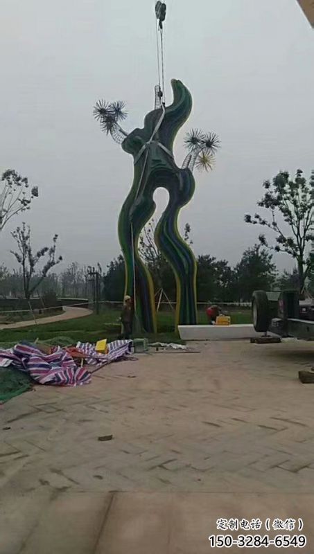 仙人掌大門(mén)雕塑