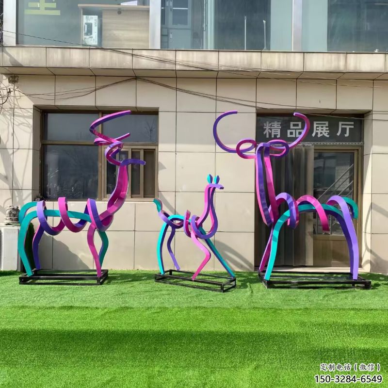店門口小鹿雕塑
