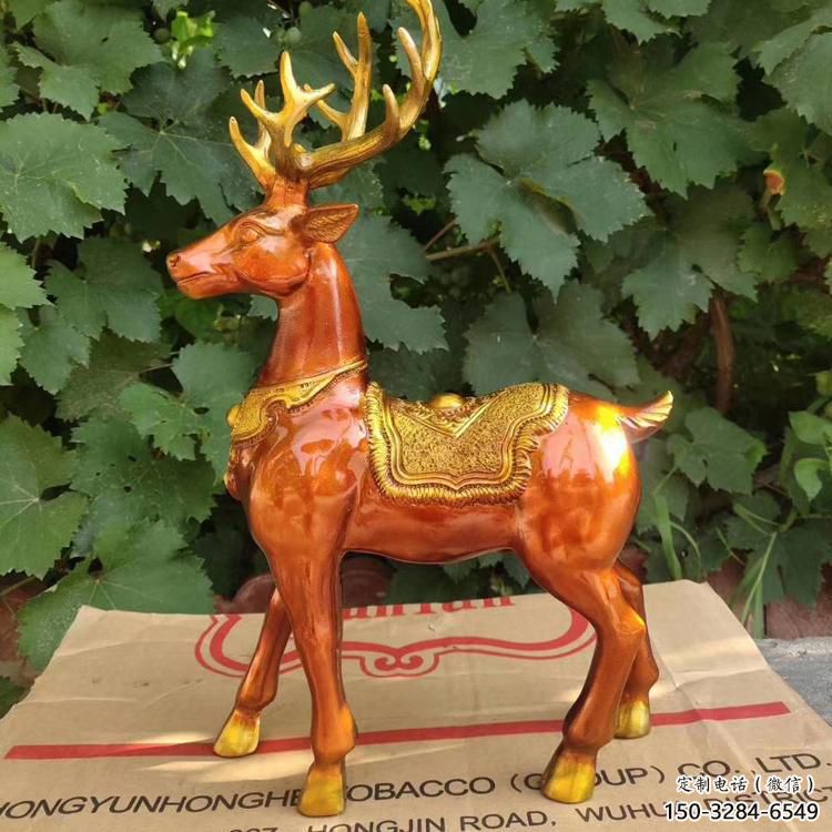 步行街馴鹿雕塑，仿真雕塑，烤漆方式