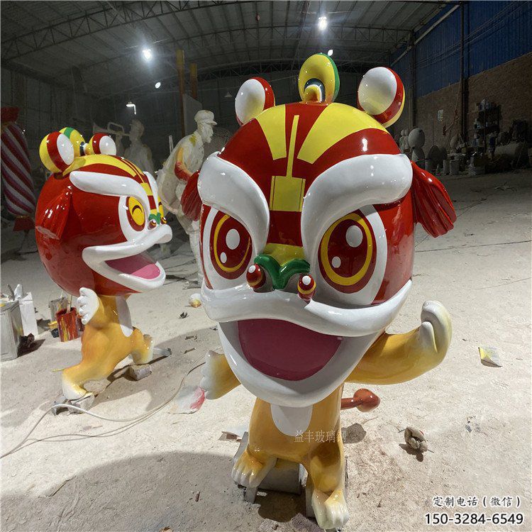 玻璃鋼卡通獅子雕塑制作，動漫藝術(shù)效果
