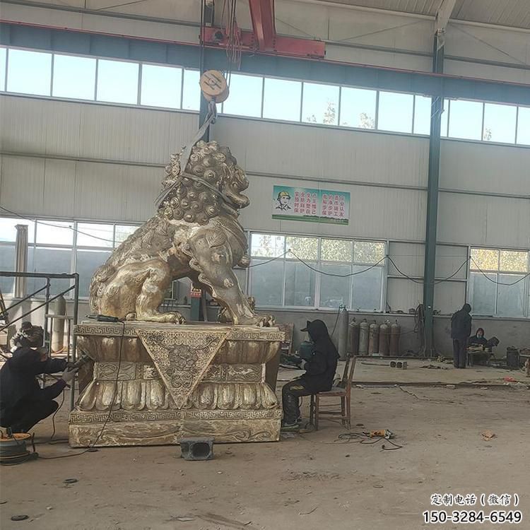 大型獅子雕塑展品，鑄銅制作，金屬蹲獅雕塑精品