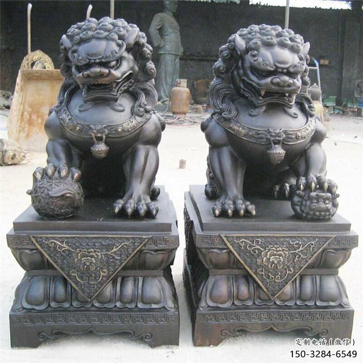 青銅獅子雕塑生產，圓雕系列，仿古蹲獅雕塑生產商