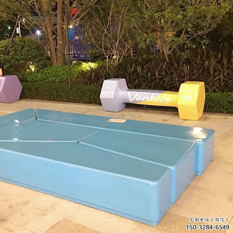 仿真啞鈴坐凳雕塑，藝術美陳設計