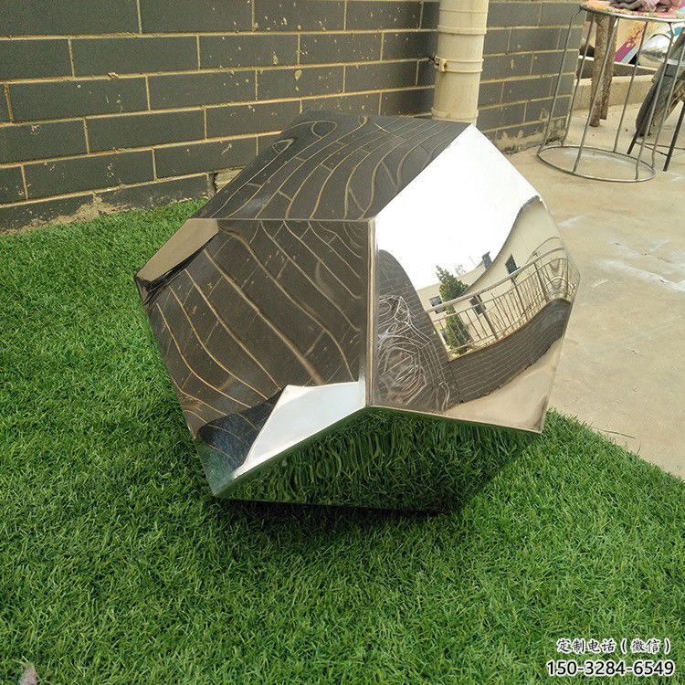 大型商場(chǎng)石塊雕塑