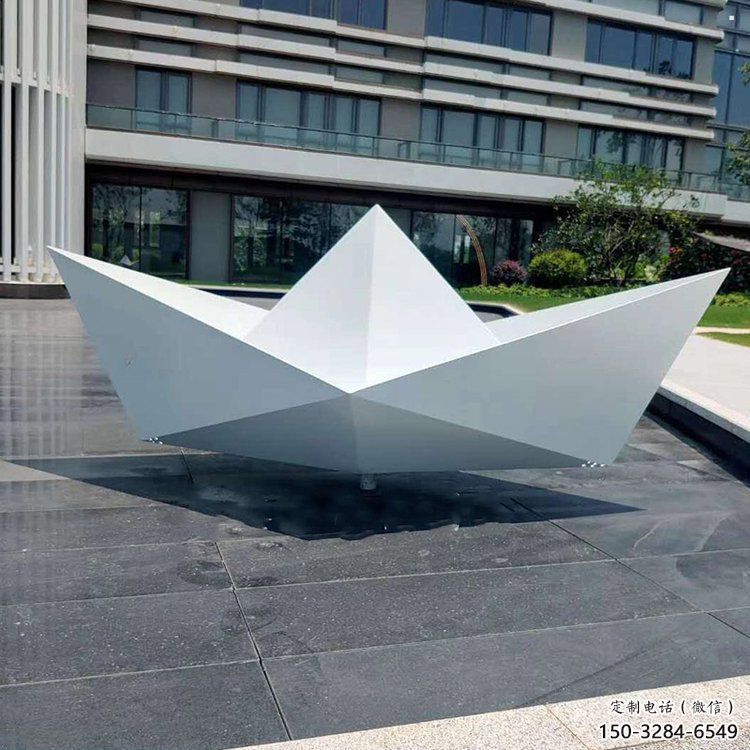 抽象紙船雕塑廠家，標(biāo)識(shí)雕塑，景觀折紙船雕塑指用