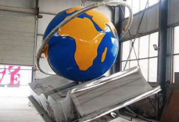 書籍地球儀雕塑廠家，不銹鋼材質，校園景觀雕塑