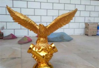 地球儀雕塑常用，公園小品，老鷹踩地球儀雕塑生產商