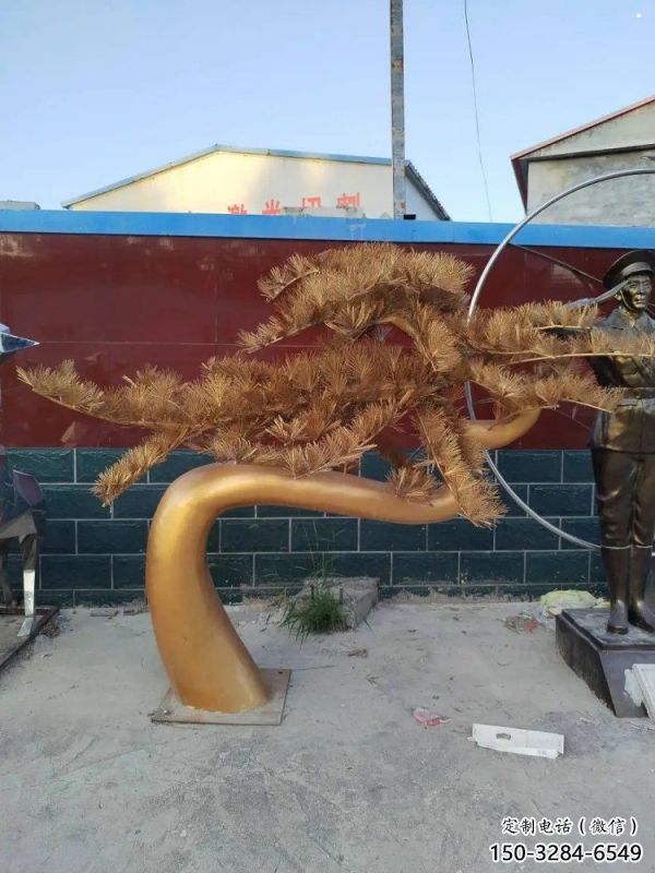 步行街松樹雕塑