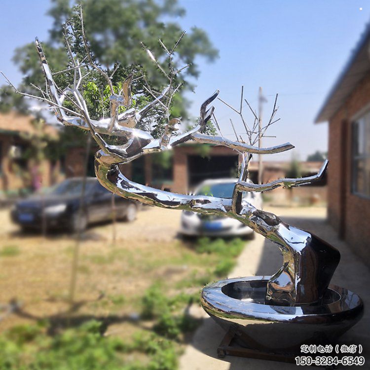 街頭松樹(shù)雕塑