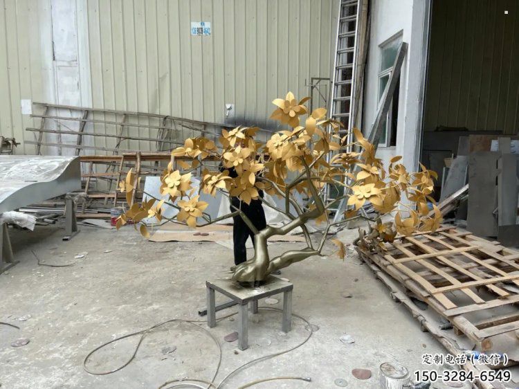 發(fā)財(cái)樹(shù)雕塑提供，戶外雕塑，不銹鋼發(fā)財(cái)樹(shù)雕塑廠家