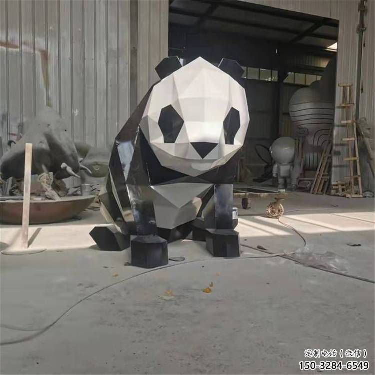 熊貓雕塑制造，白鋼構(gòu)件，幾何切面熊貓雕塑提供