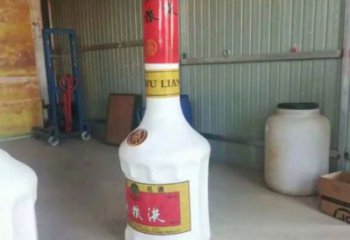 風(fēng)景區(qū)瓶子雕塑