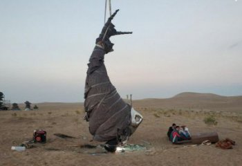 水滴雕塑批發(fā)，拉絲工藝，景觀鏡面水滴雕塑承接