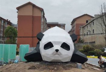 熊貓雕塑預(yù)定，城區(qū)小品，烤漆切面熊貓雕塑制造商