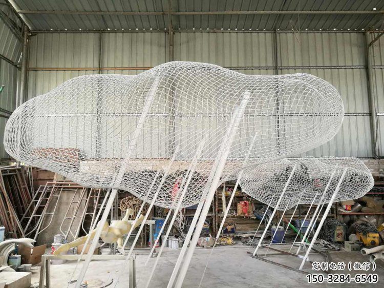 鏤空云朵雕塑，編織工藝制作，金屬景觀雕塑