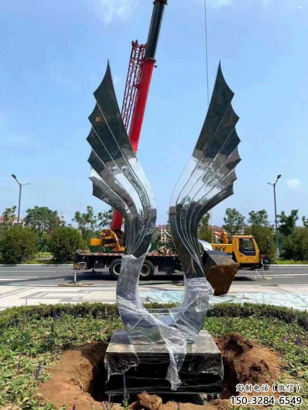 園林翅膀雕塑，噴漆景觀雕塑，網(wǎng)格形式