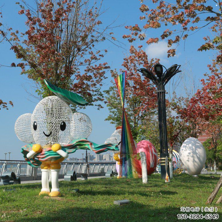 玉泉戶外鏤空卡通雕塑供應，花園小品，鐵藝卡通雕塑展品