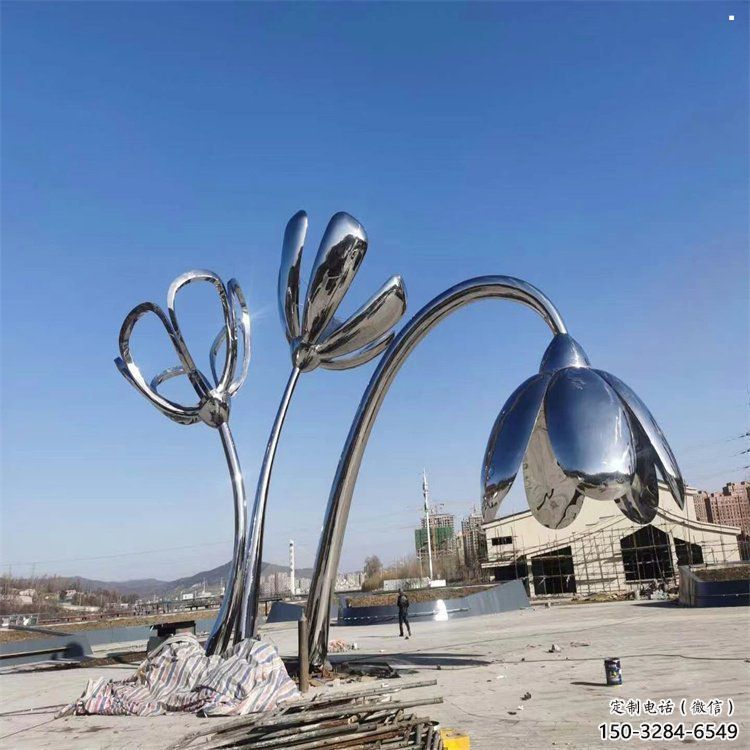 金鳳百合花雕塑承接，城市裝飾，大型不銹鋼百合花雕塑公司