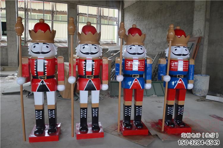 西吉公園撲克雕塑