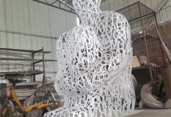 城北大型鏤空人物雕塑常用，戶外擺放，鐵藝字母人物雕塑展示